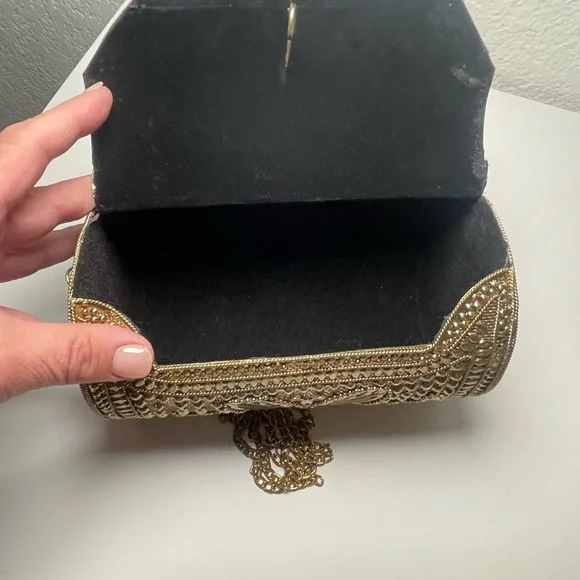 Brass Hammered Butterfly Bag - Picture 4 of 6